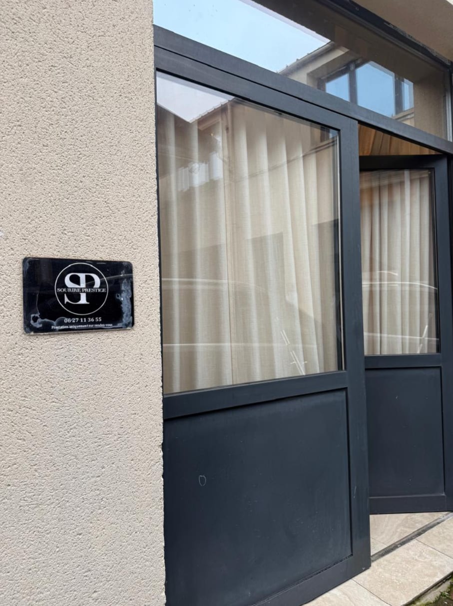 Entrée du cabinet Sourire Prestige